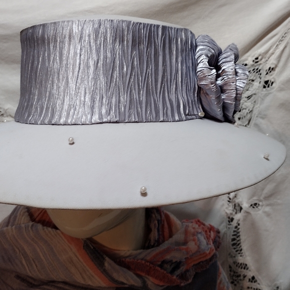 Grey Church Hat - Picture 15 of 16